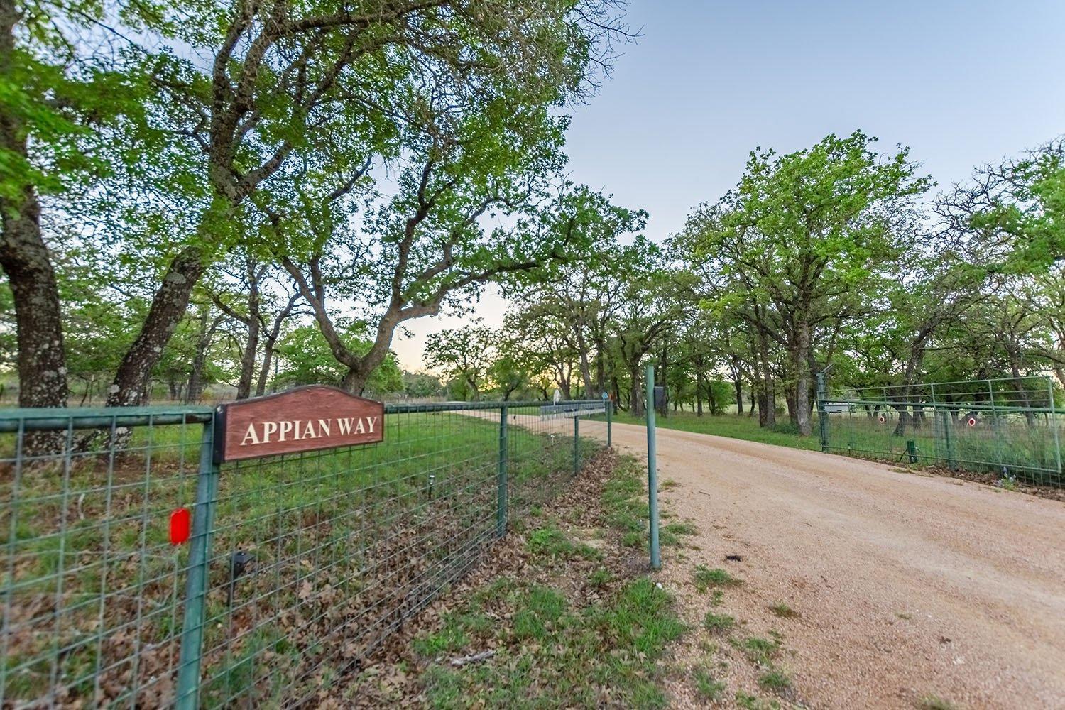 Appian Way Tuscan Cottage Fredericksburg Exterior photo